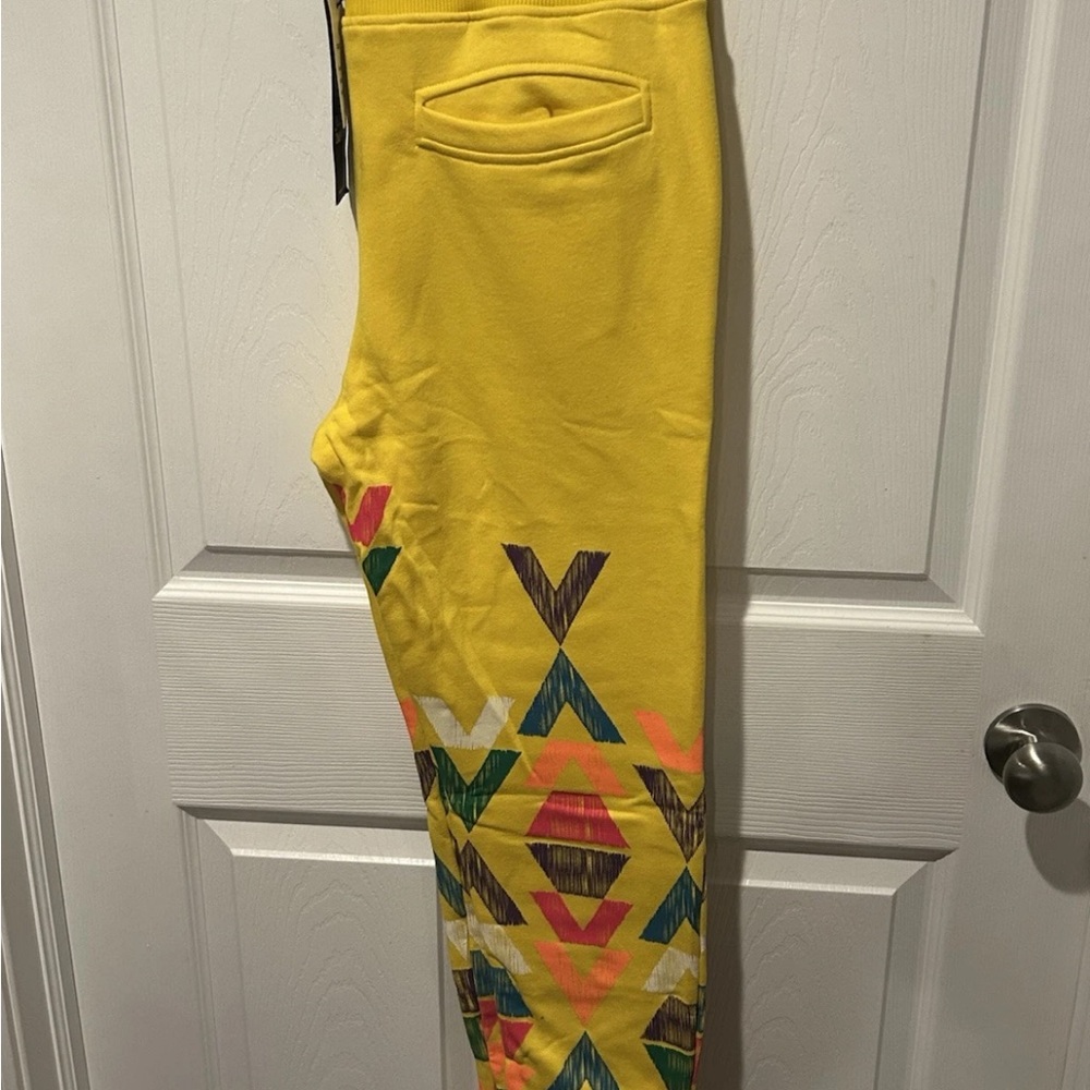 CREATE 2MRW Yellow Sweatpants W/Tribal Design Size XL MSRP $60
